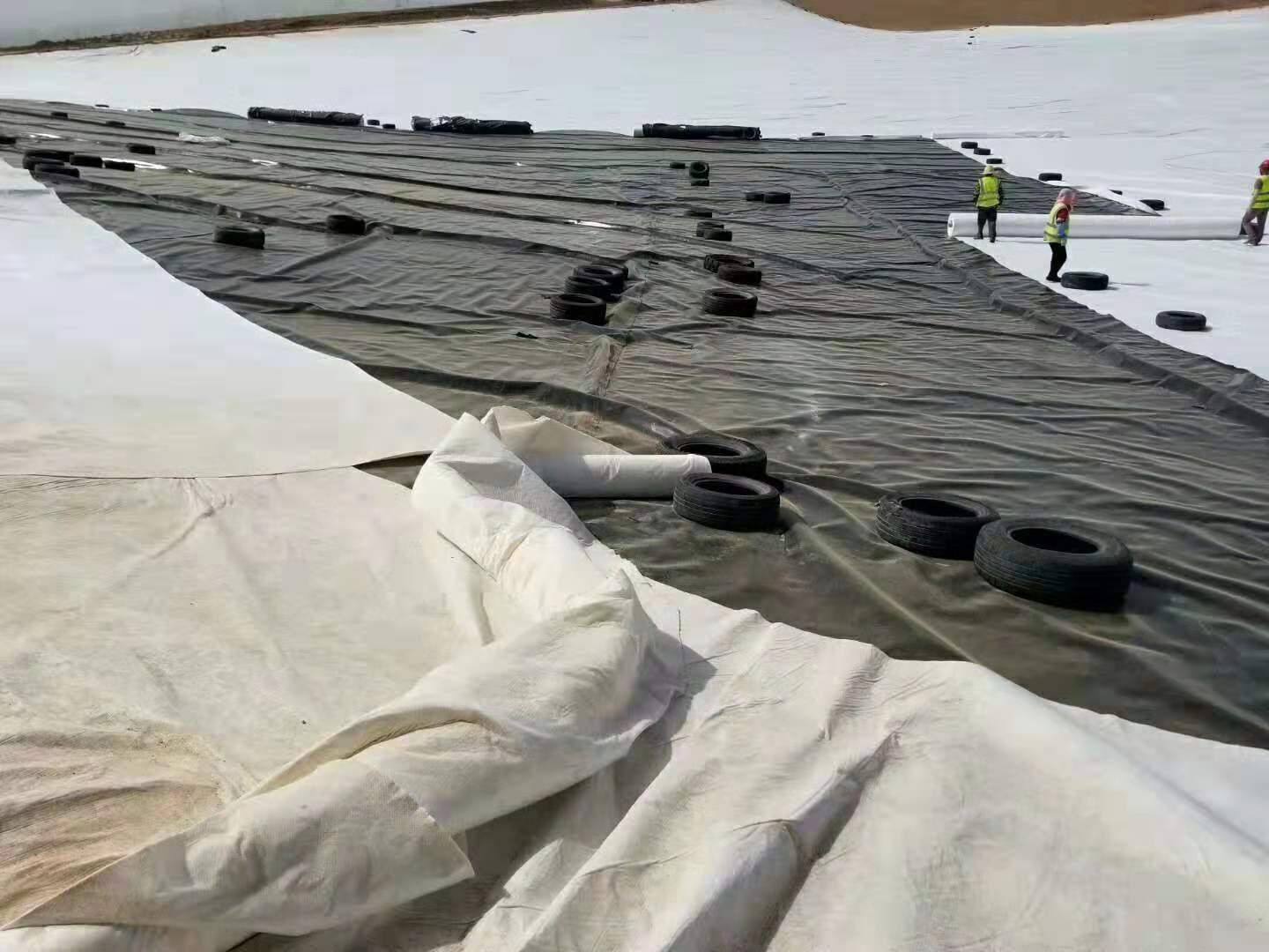 怎么解決鋪設土工膜過程中出現(xiàn)“跑石”現(xiàn)象