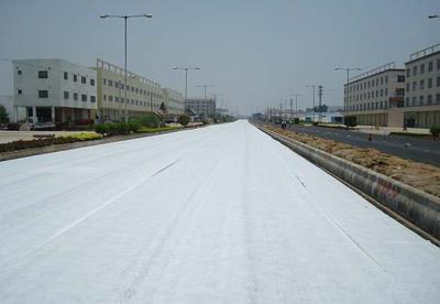 土工布應力吸收層可以明顯改善瀝青路面的其他性能