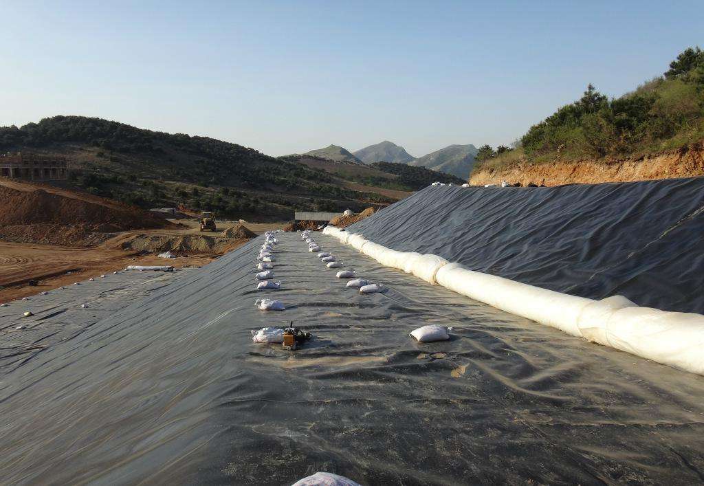 土工膜、中細砂墊層鋪設施工要點